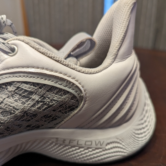 Curry 8 Flow, sz 11 W / 9.5 M - Picture 3 of 10